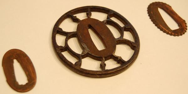 hisakuni_04_-_original_koshirae_-_tsuba_seppa.jpg